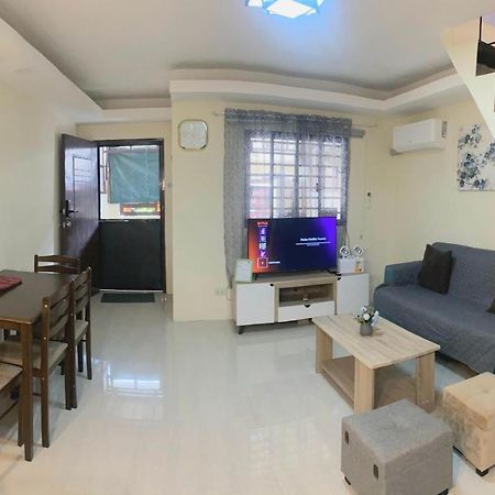 2 Bedroom Townhouse In Bacolod City Екстер'єр фото