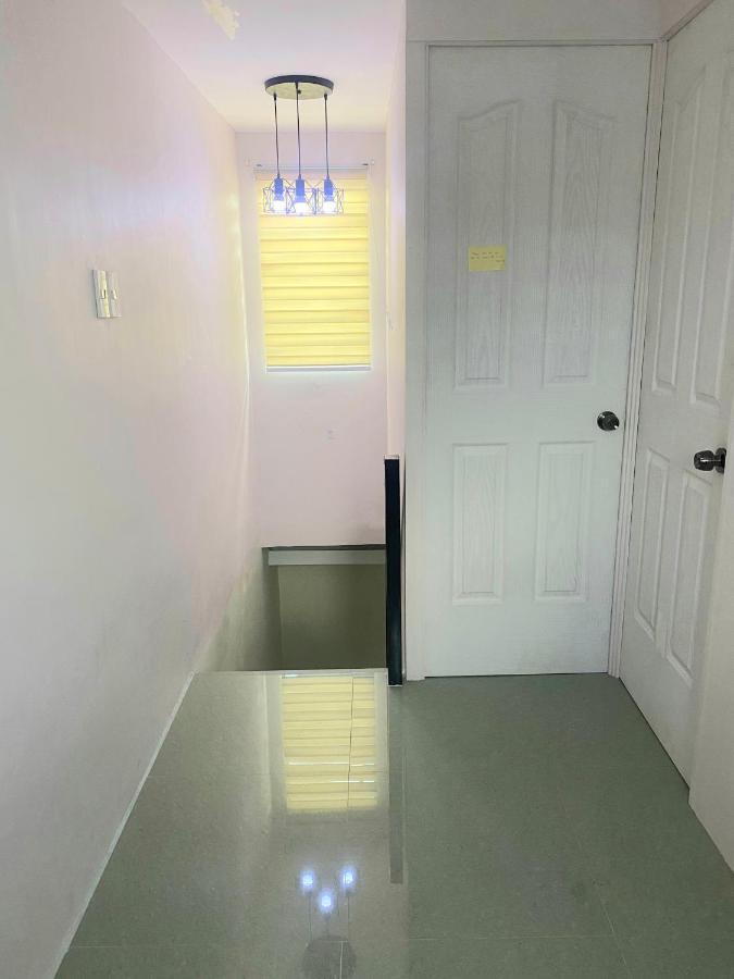 2 Bedroom Townhouse In Bacolod City Екстер'єр фото