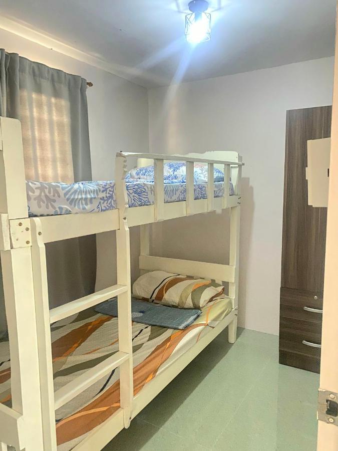 2 Bedroom Townhouse In Bacolod City Екстер'єр фото