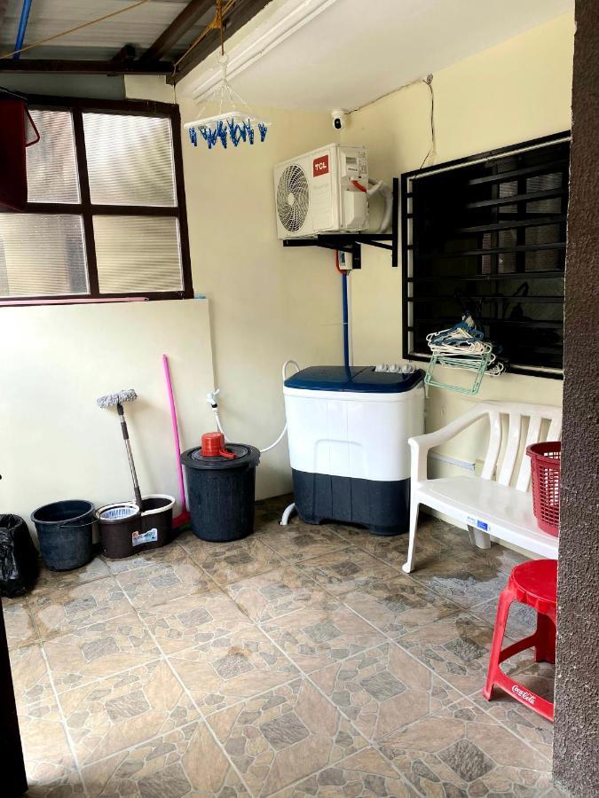 2 Bedroom Townhouse In Bacolod City Екстер'єр фото