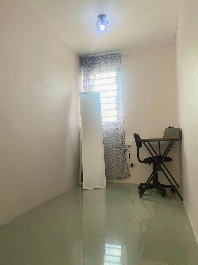 2 Bedroom Townhouse In Bacolod City Екстер'єр фото